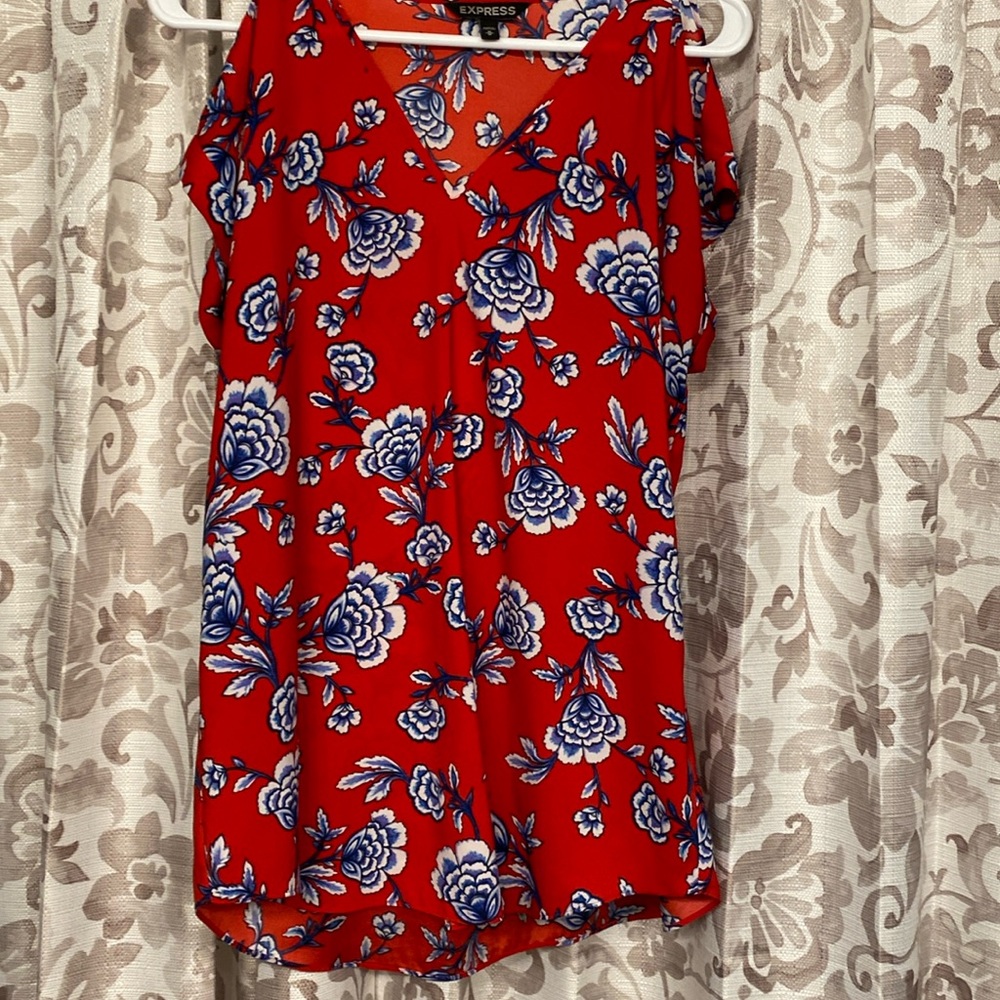 Express Women’s flowered top